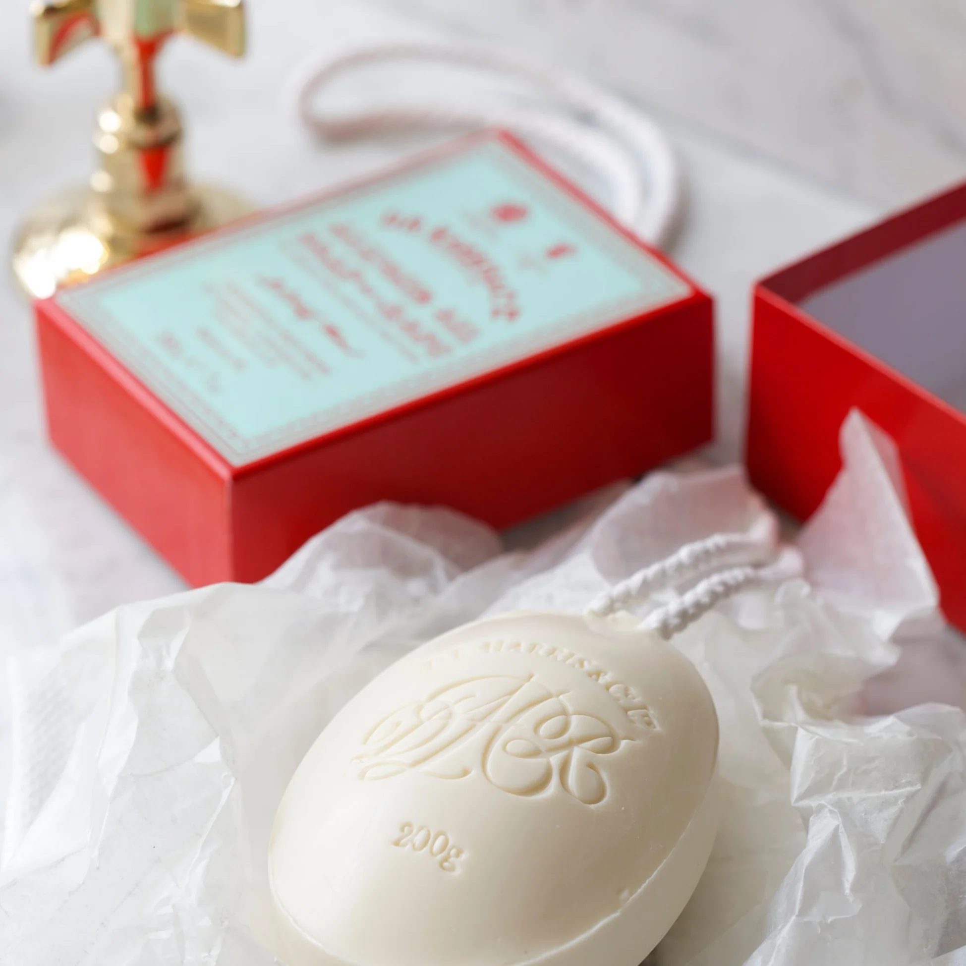 Almond Oil Soap Bar - D.R. Harris - Image 4