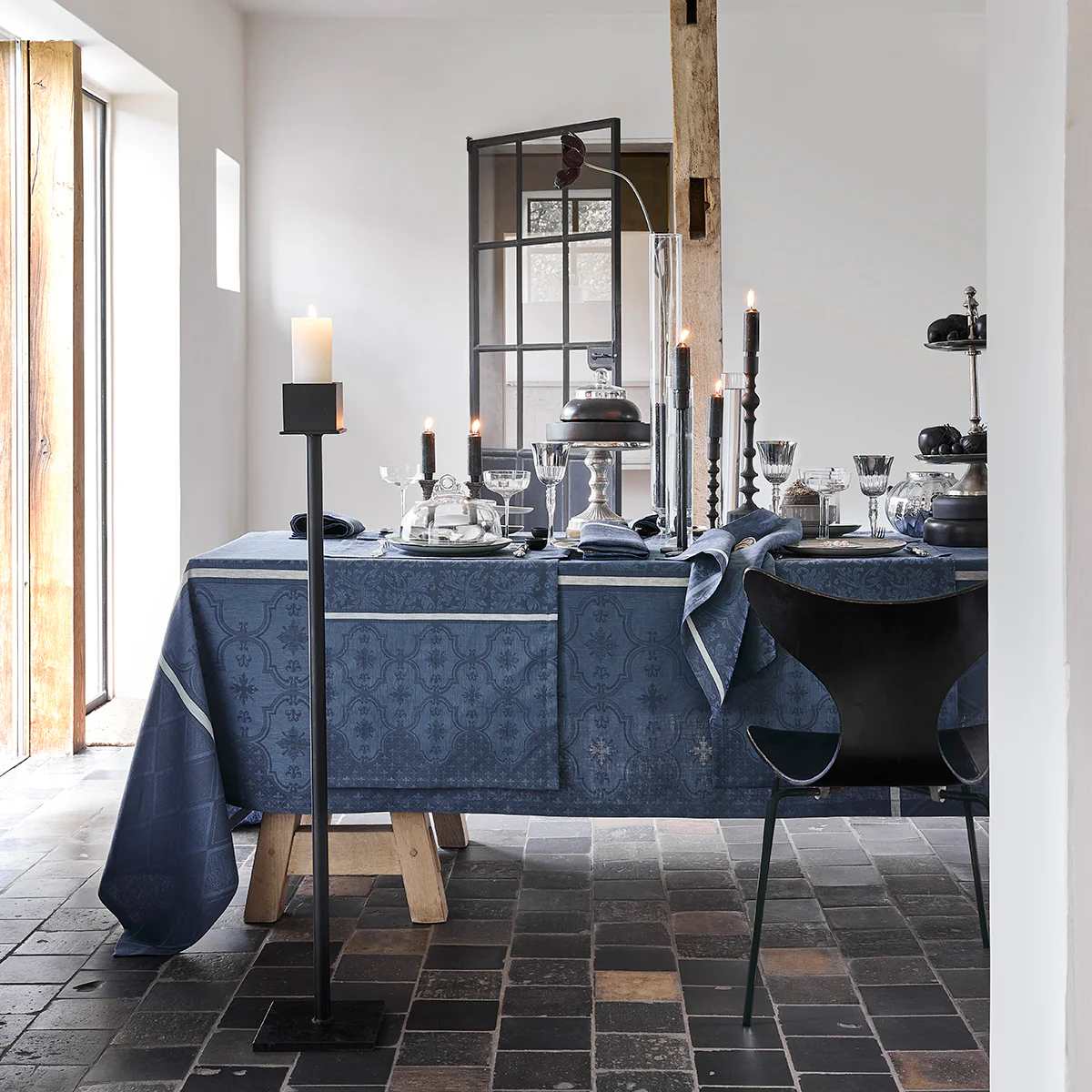 Armoiries Blue 100% Linen Table Linens - Image 5