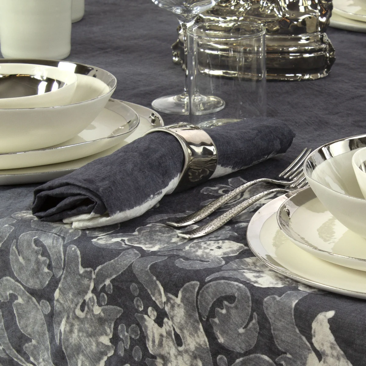 Beatrice 100% Linen Grey/Ivory Table Linens