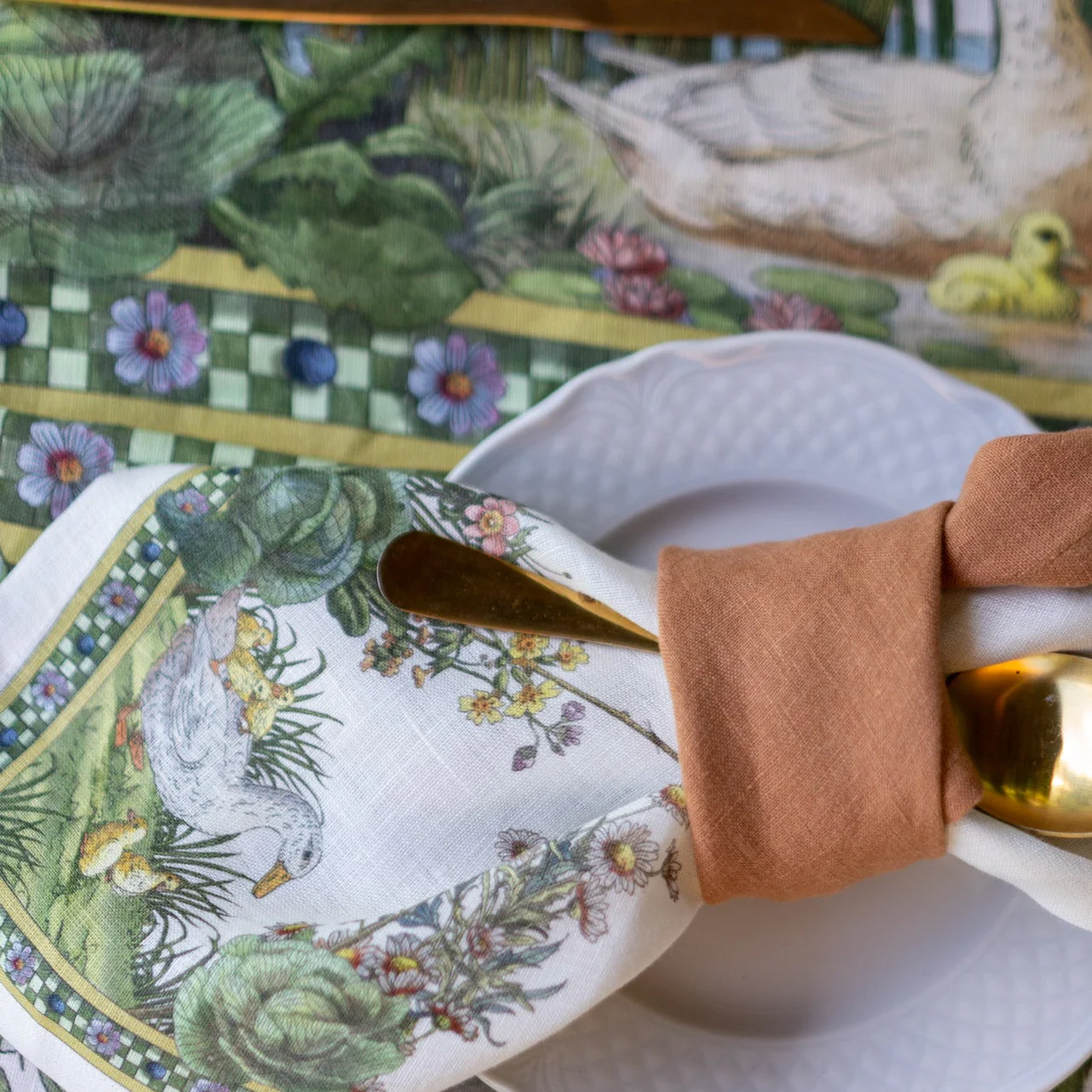Bunny Garden Design Table Linen - Image 5