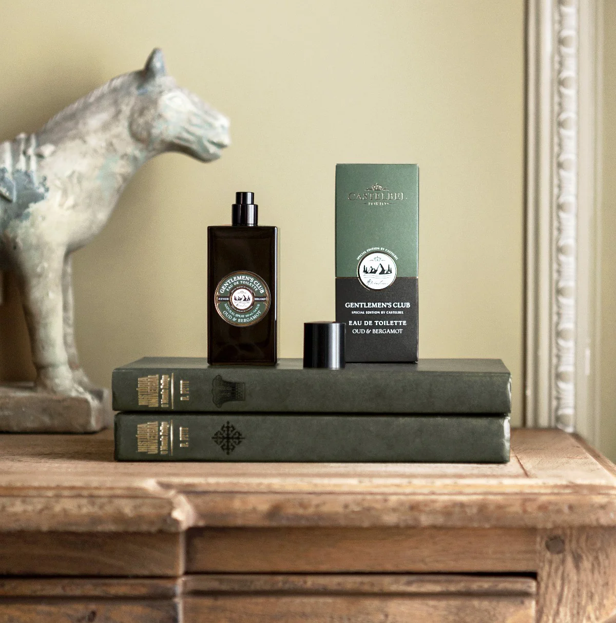 Gentleman's Club Oud & Bergamot Eau De Toilette - Image 2
