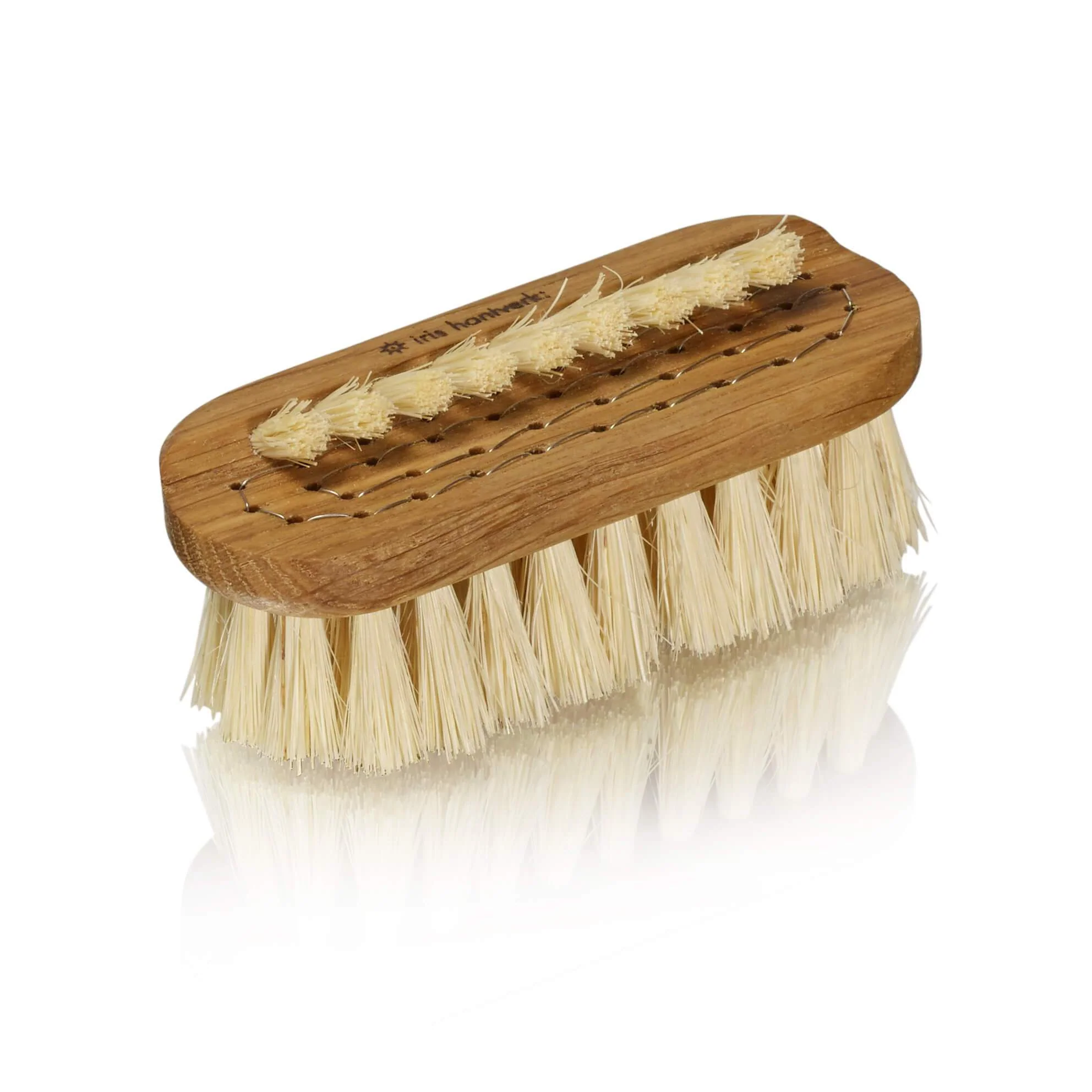 Lovisa Oil Treated Oak With Tampico Fibre Nail Brushes - Image 2