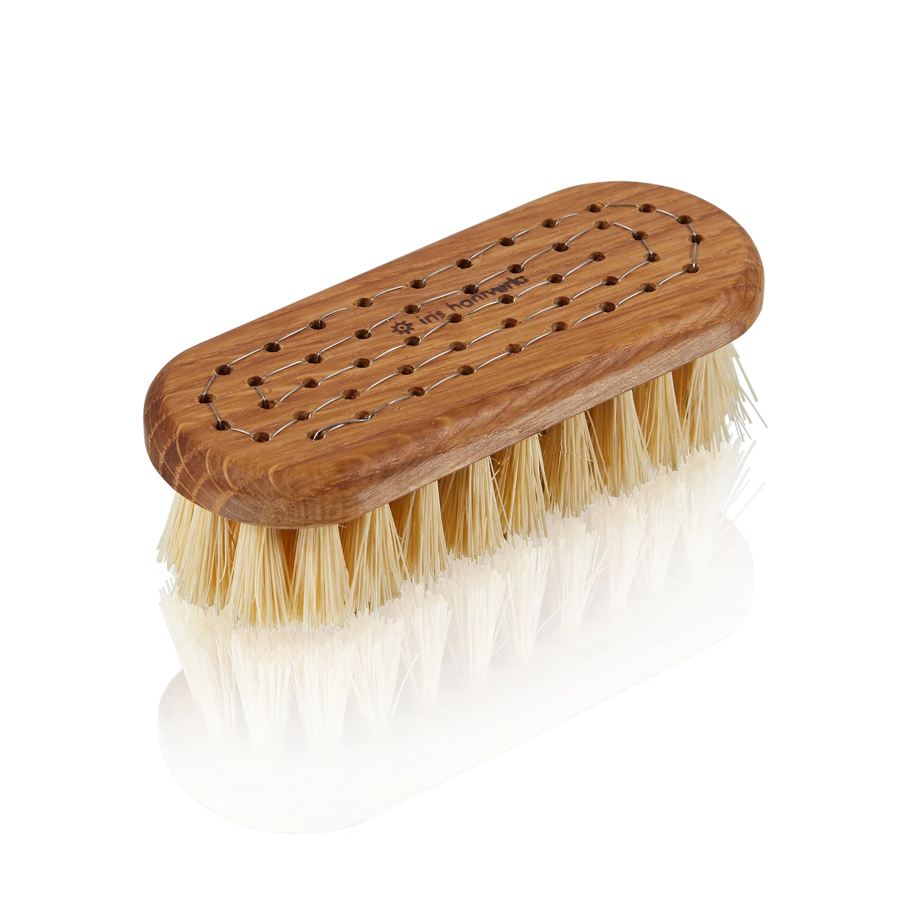 Lovisa Oil Treated Oak With Tampico Fibre Nail Brushes - Image 3