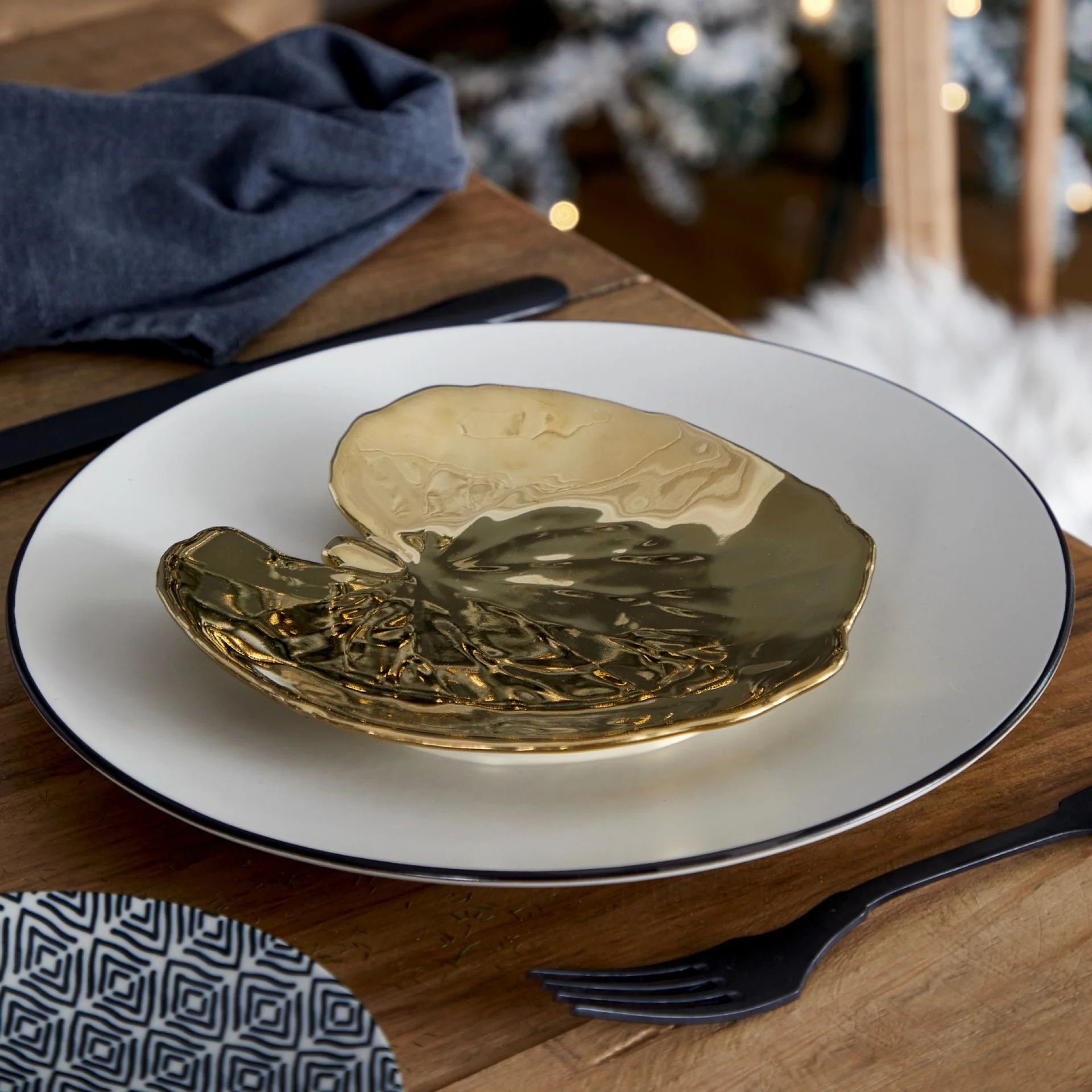 Riveria Golden Leaf Trays - Image 2