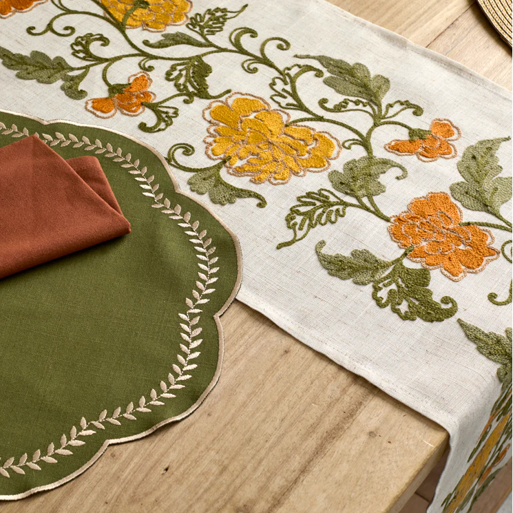 Scalloped Embroidered Leaf Placemats - Image 5