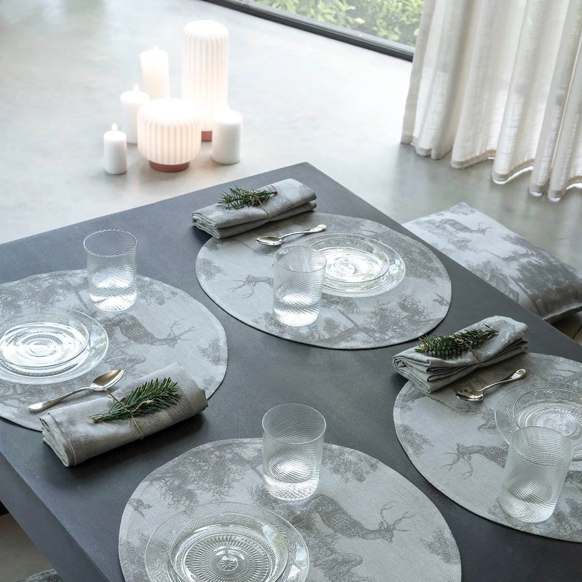 Souveraine 100% Linen Table Linen - Image 3