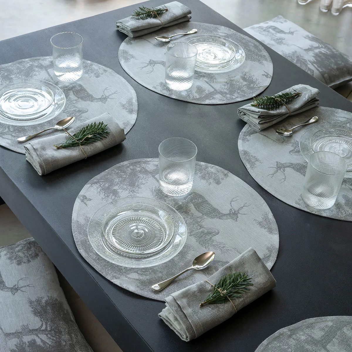 Souveraine 100% Linen Table Linen - Image 8