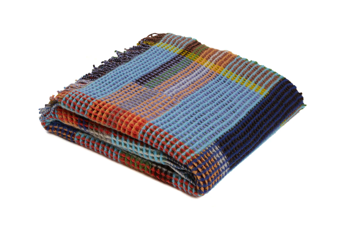 Wilding' Turquoise/Green 100% Merino Lambswool Honeycomb Throw - Image 2