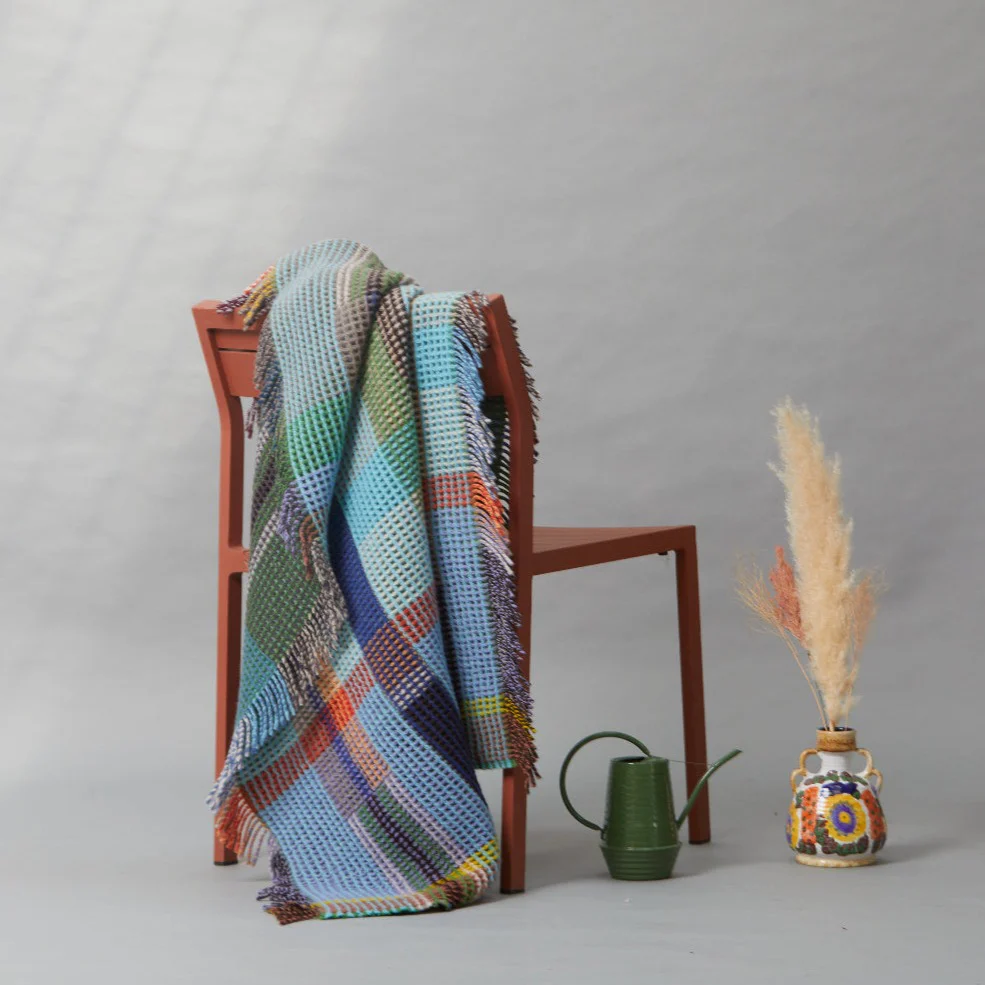 Wilding' Turquoise/Green 100% Merino Lambswool Honeycomb Throw - Image 3