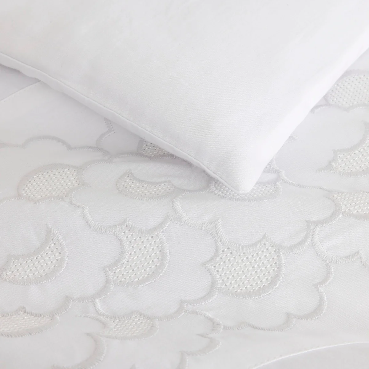 Yves Delorme Festons Cotton Bed Linen - Image 4
